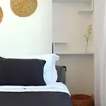 Apartment The Nine Graces -kora, 80m From Beach, Terrace And Jacuzzi