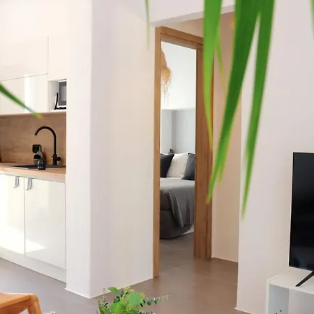 Appartement The Nine Graces -Kora, 80M From Beach, Terrace And Jacuzzi