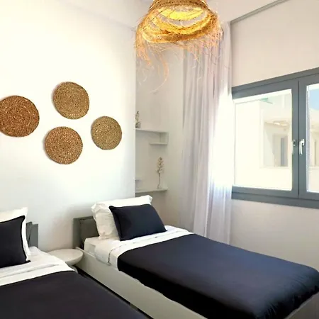 Apartment The Nine Graces -kora, 80m From Beach, Terrace And Jacuzzi