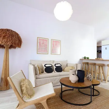 Apartment The Nine Graces -Kora, 80M From Beach, Terrace And Jacuzzi Agios Prokopios (Naxos)