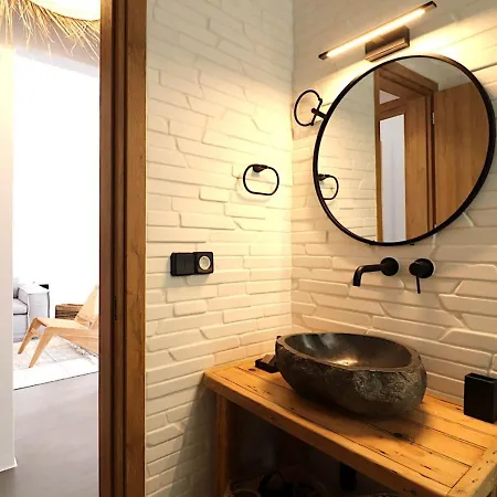 The Nine Graces - -option With Terrace And Jacuzzi * Agios Prokopios (Naxos)