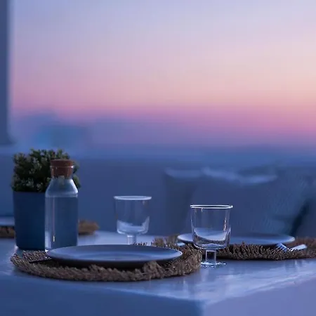 Appartement The Nine Graces -kora, 80m From Beach, Terrace And Jacuzzi
