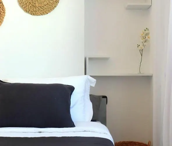 Daire The Nine Graces -kora, 80m From Beach, Terrace And Jacuzzi