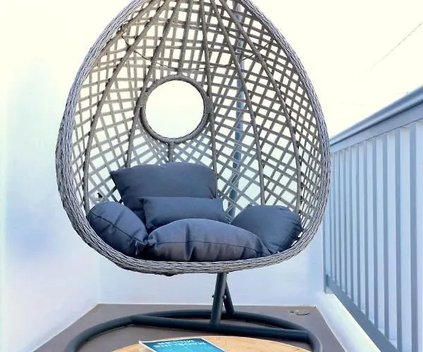 Apartment The Nine Graces -kora, 80m From Beach, Terrace And Jacuzzi *